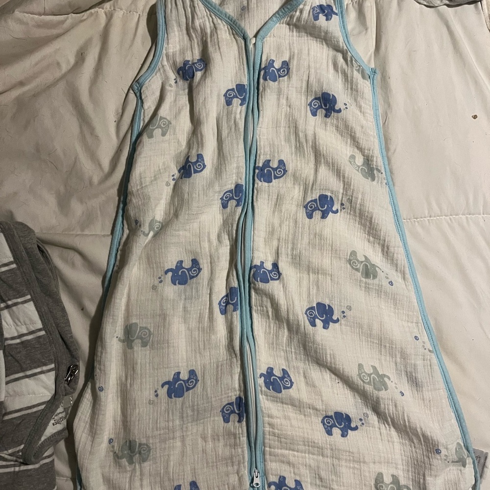 Bundle 2 lightweight sleep sacks